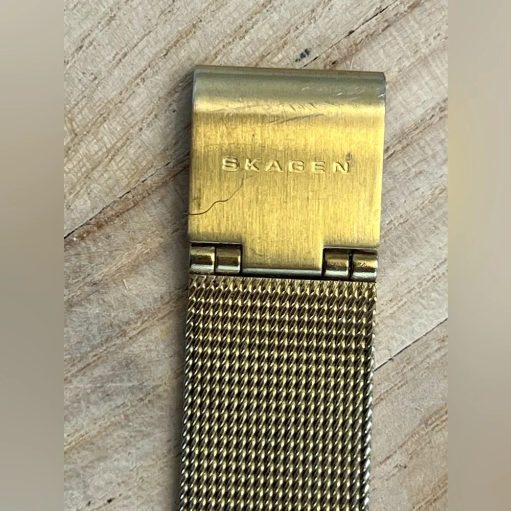 Skagen Steel Denmark Ladies Watch Gold-Tone Mesh Bracelet  Dial Ring Crystals